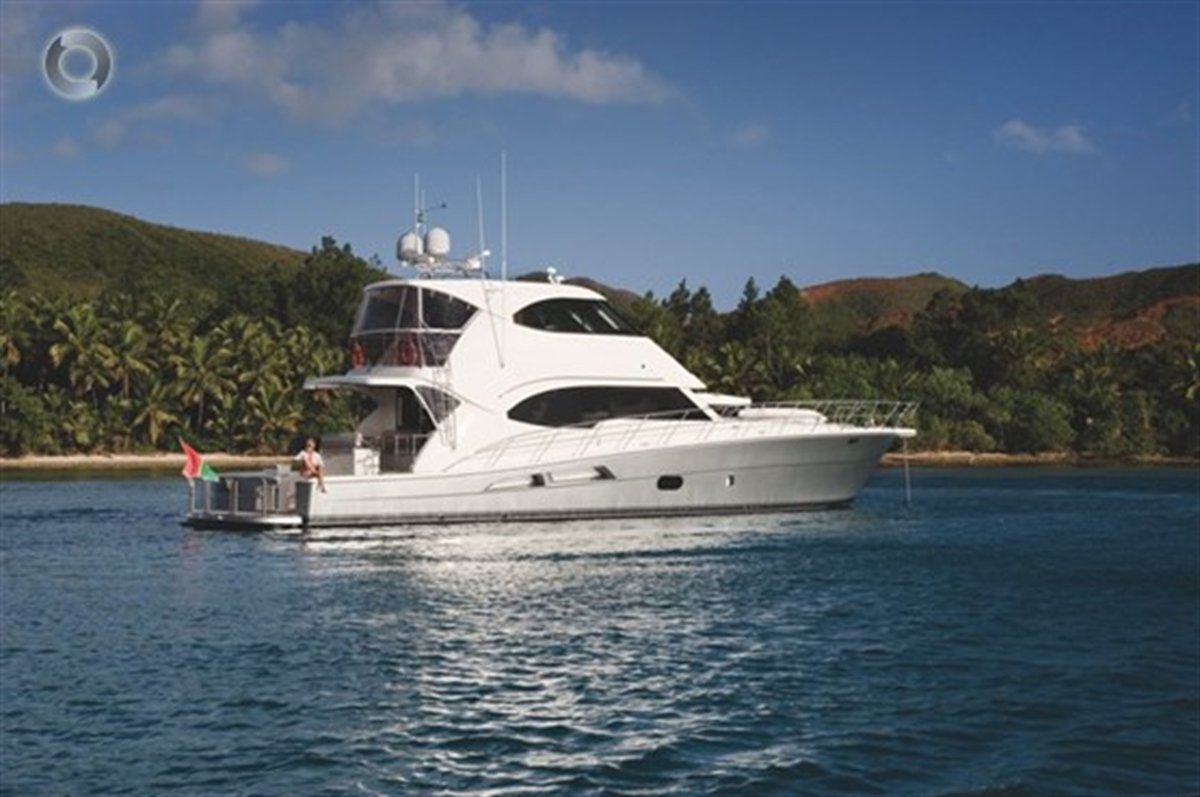 Riviera 77 Enclosed Flybridge
