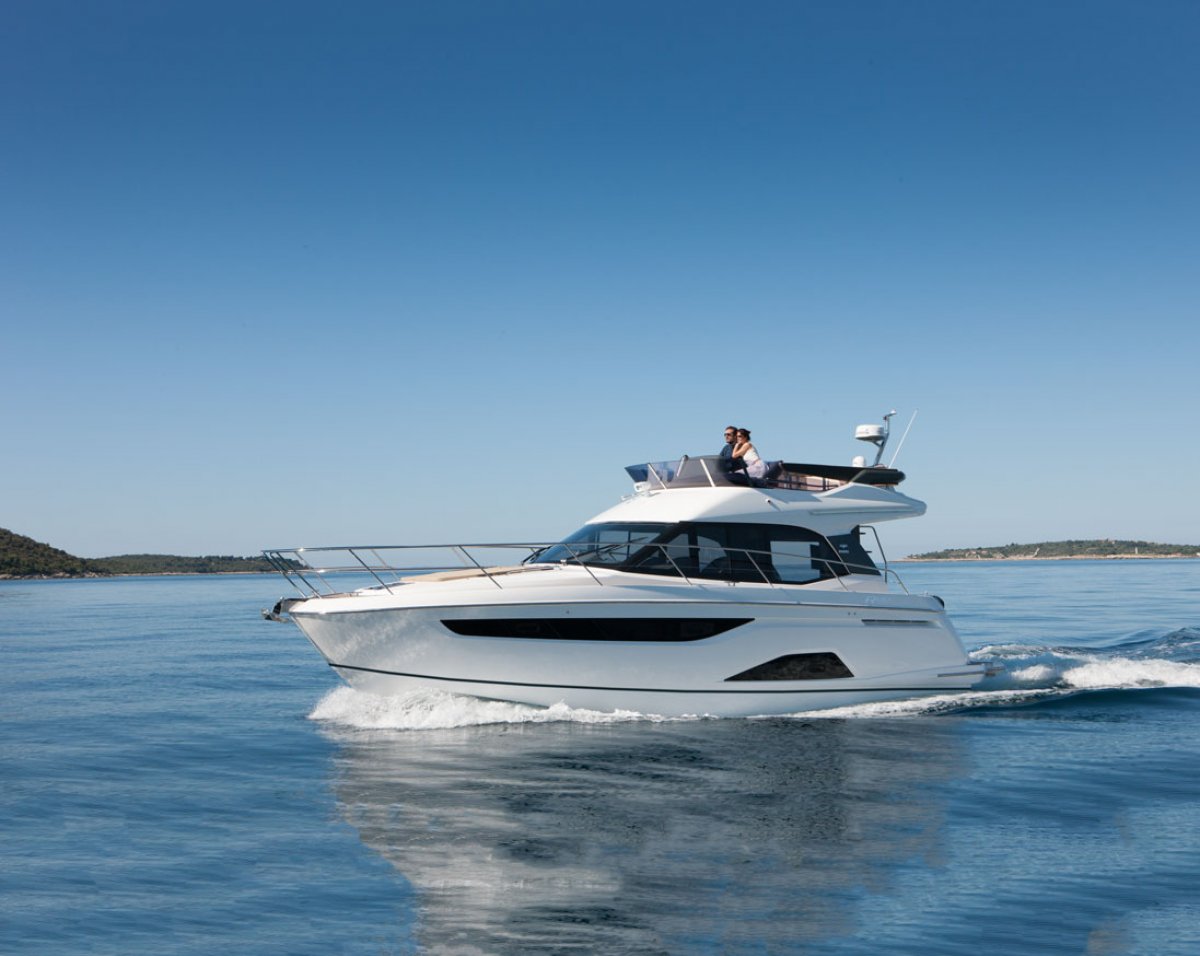 Bavaria R40 Fly
