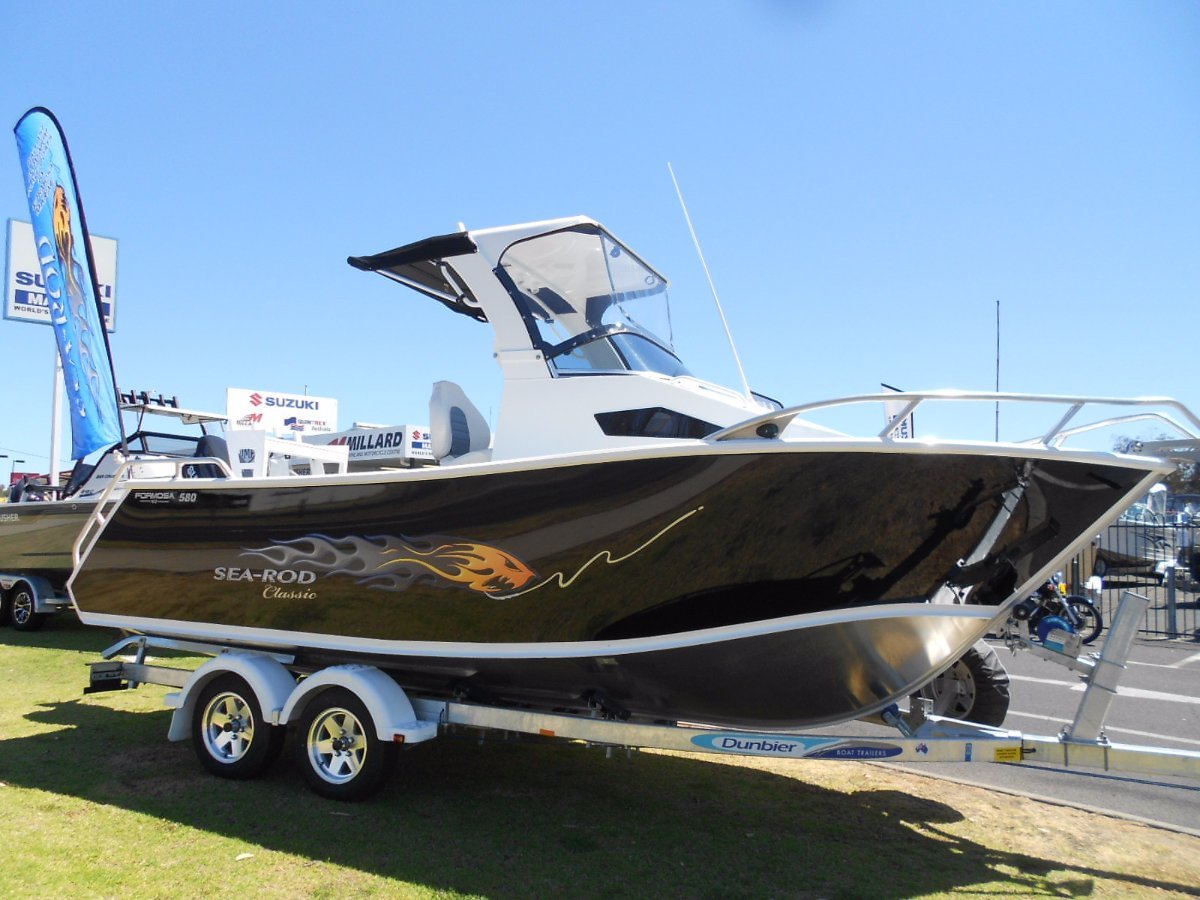 Formosa 580 Centre Cabin