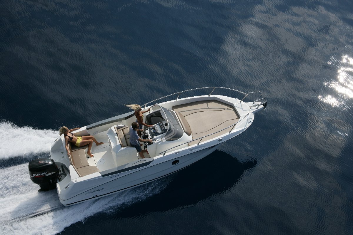 Karnic 2452 Open Line Sundeck