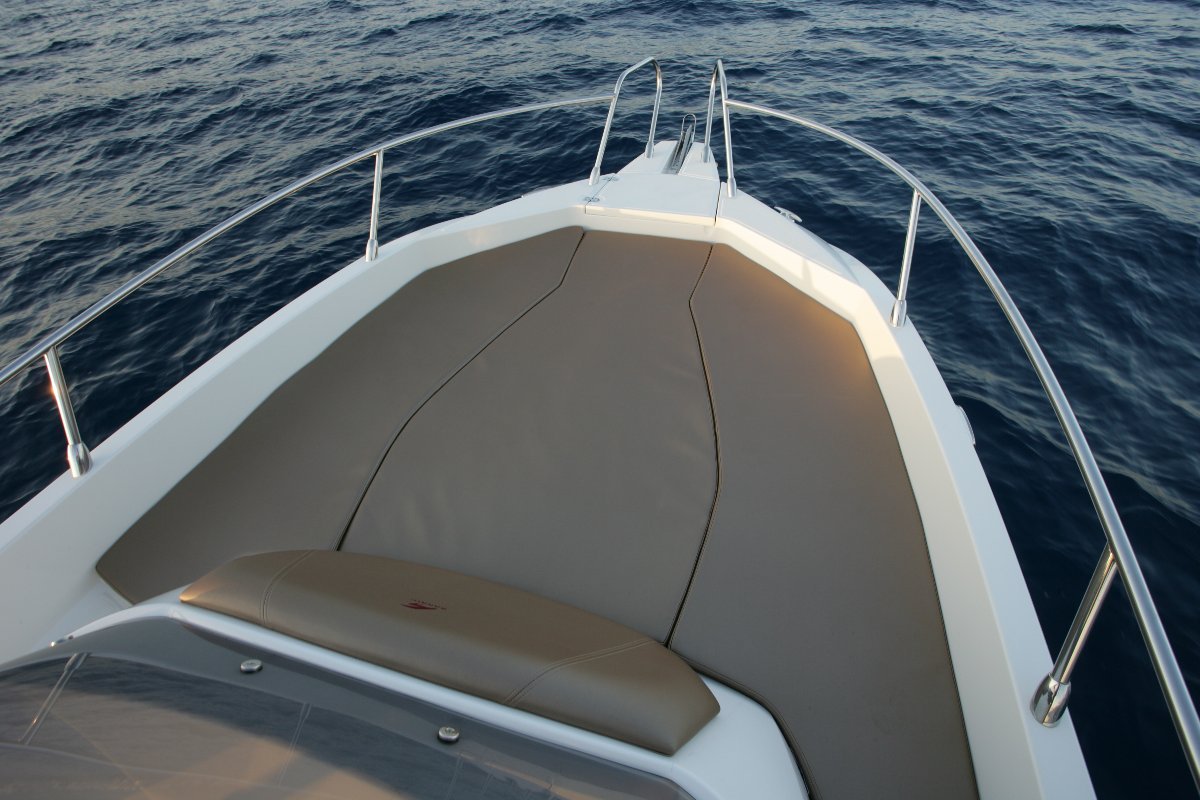 Karnic 2452 Open Line Sundeck