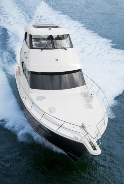 Riviera 52 Enclosed Flybridge