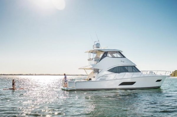 Riviera 52 Enclosed Flybridge