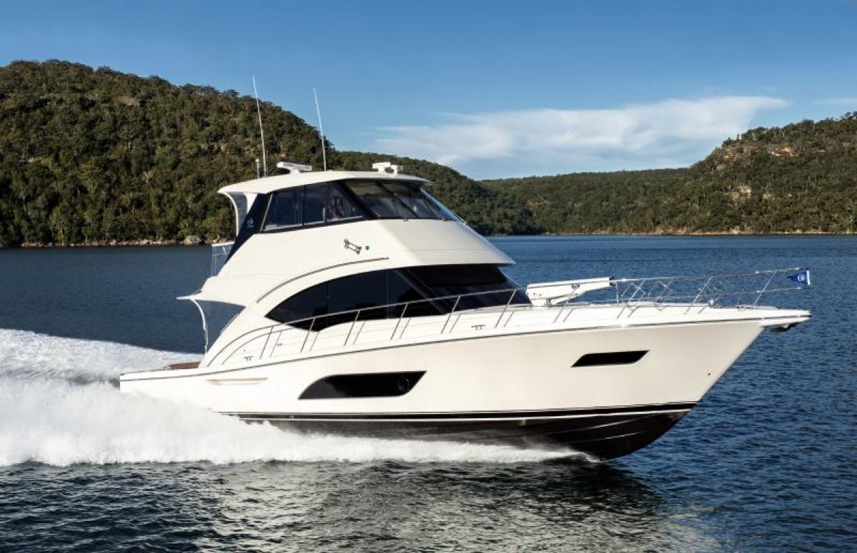 Riviera 57 Enclosed Flybridge