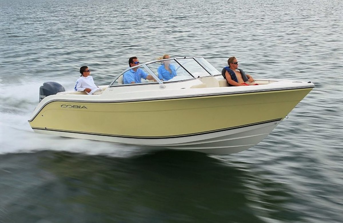 Cobia 220 Bow Rider