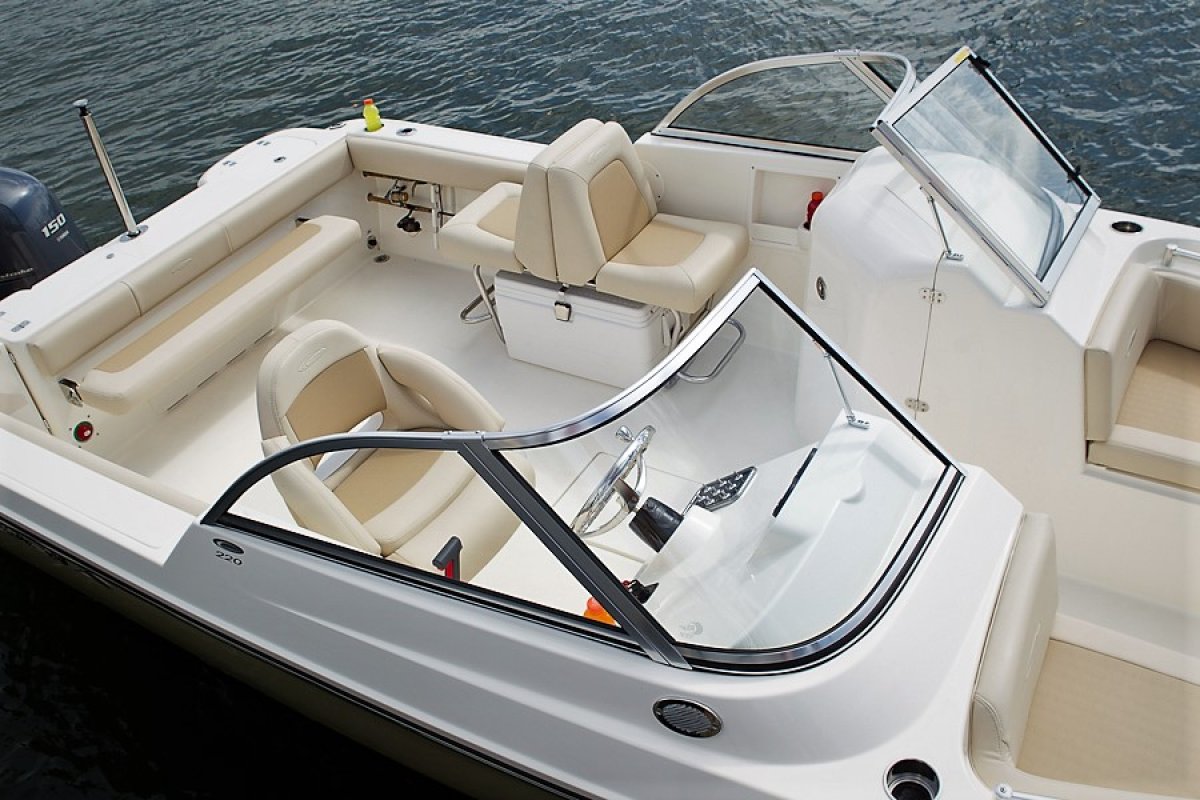 Cobia 220 Bow Rider