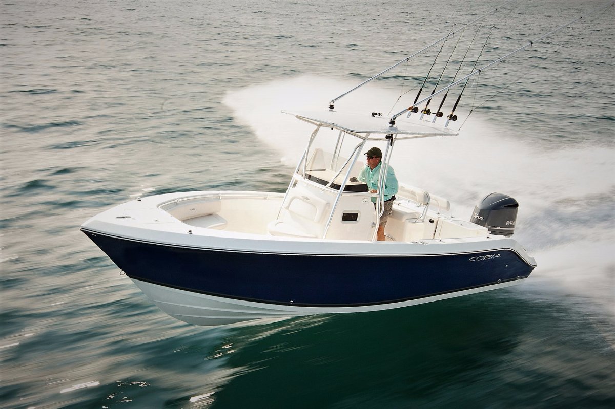 Cobia 220 Centre Console