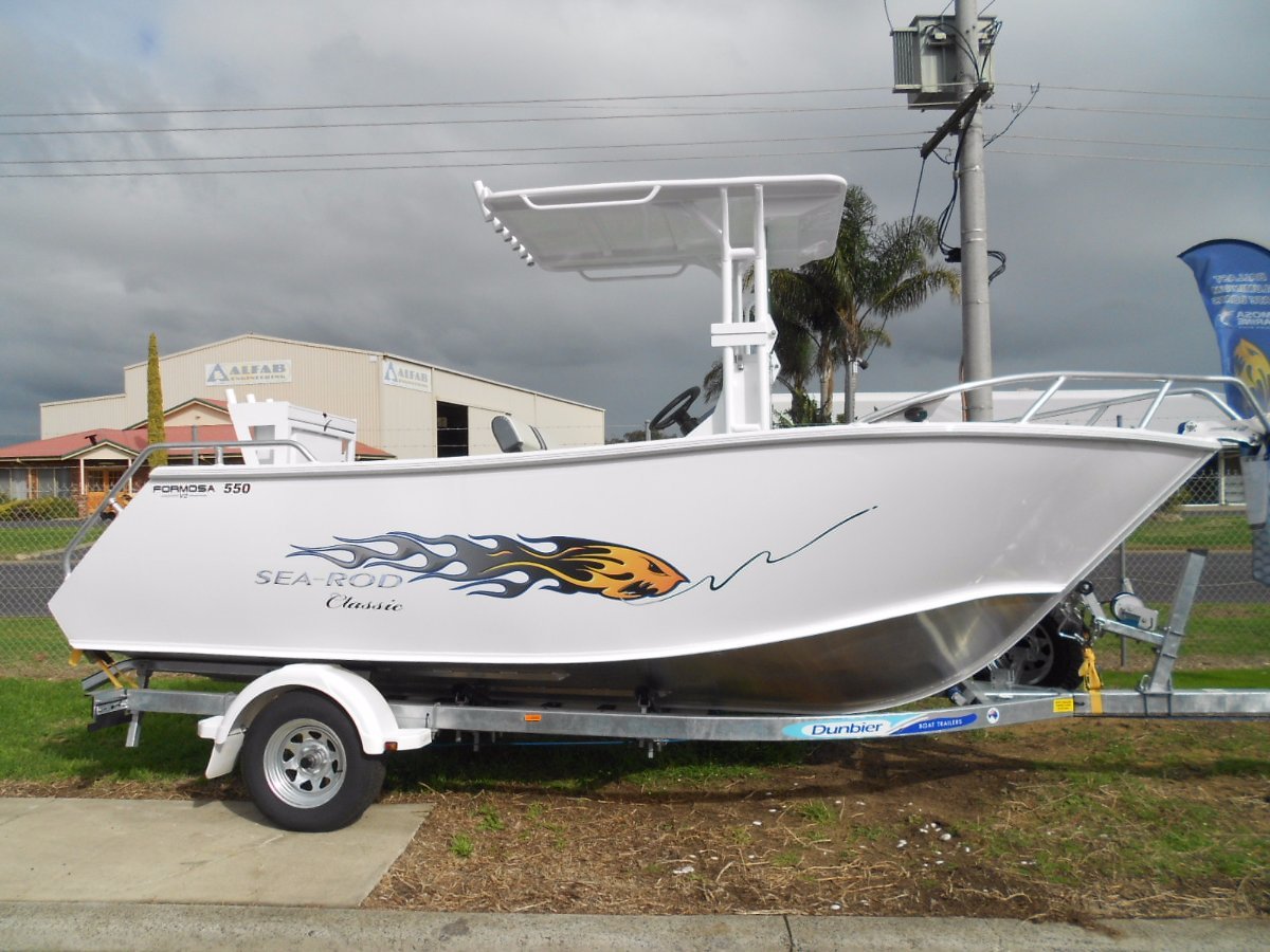 Formosa Sea Rod 550 Centre Console
