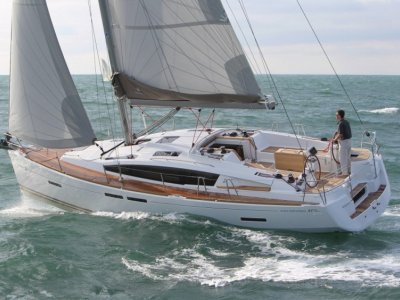 Jeanneau 41 Deck Saloon