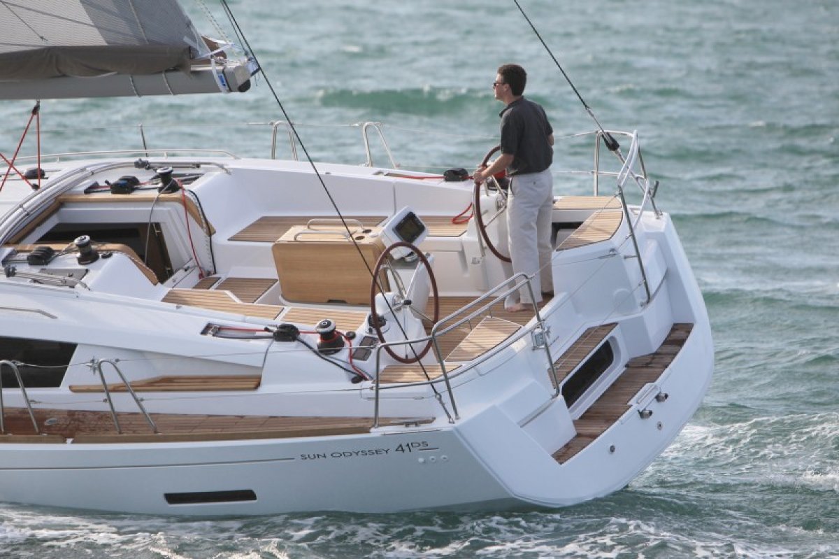 Jeanneau 41 Deck Saloon