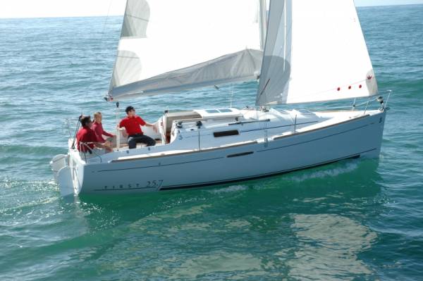 Beneteau First 25