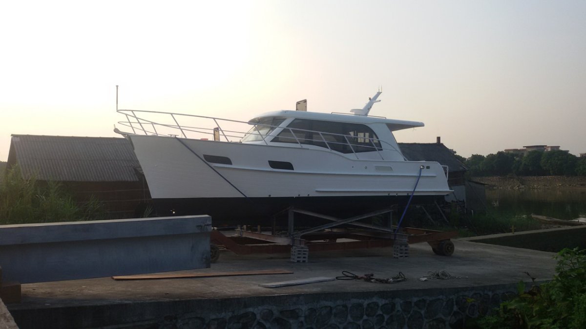 Integrity 320 Express