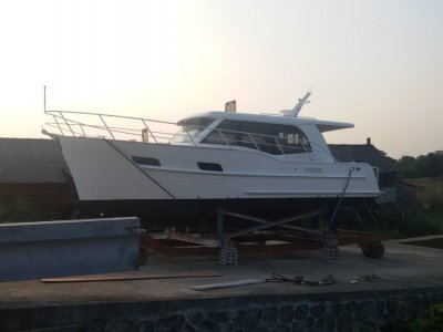 Integrity 320 Express