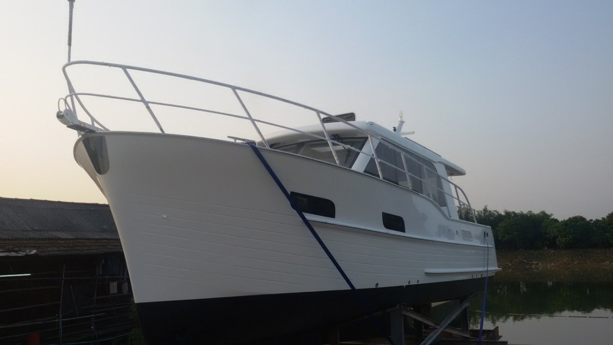 Integrity 320 Express
