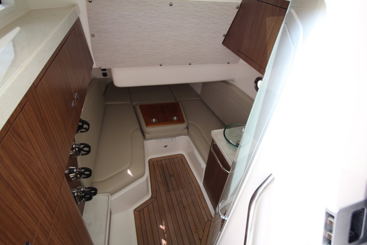 Boston Whaler 380 Outrage