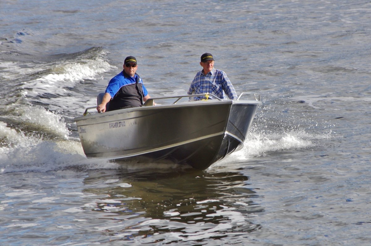 2015 Stessco Catcher Sf410 | Boat Research | Boats Online