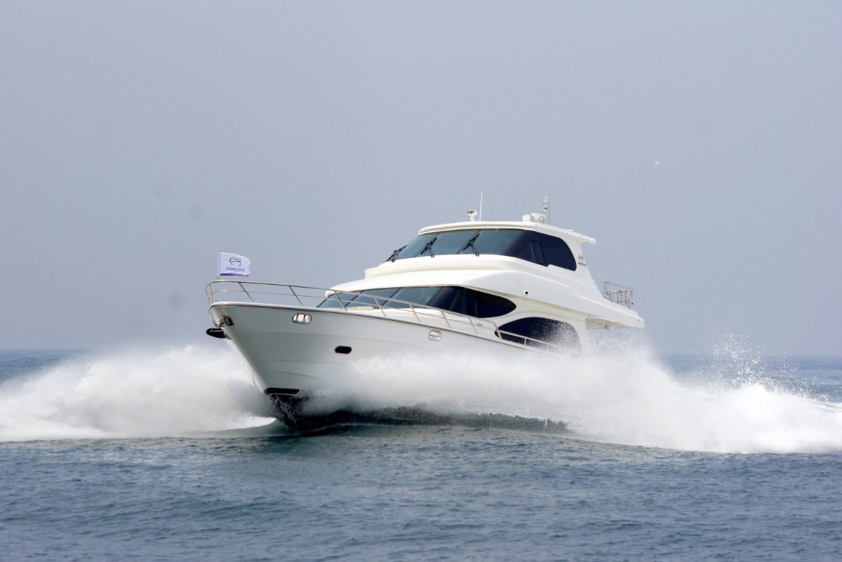 Horizon Yacht E65