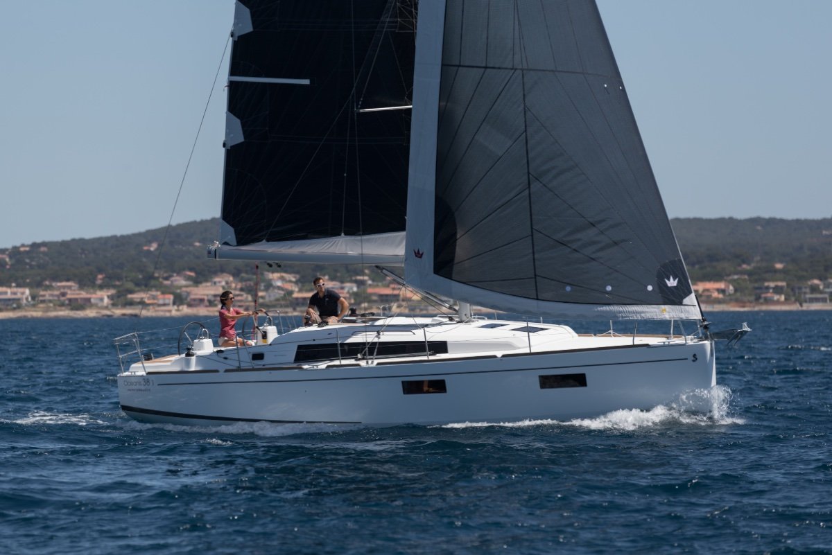 Beneteau Oceanis 38.1