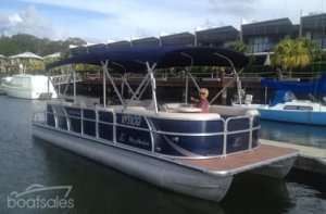 Misty Harbor Biscayne Bay 2585CU