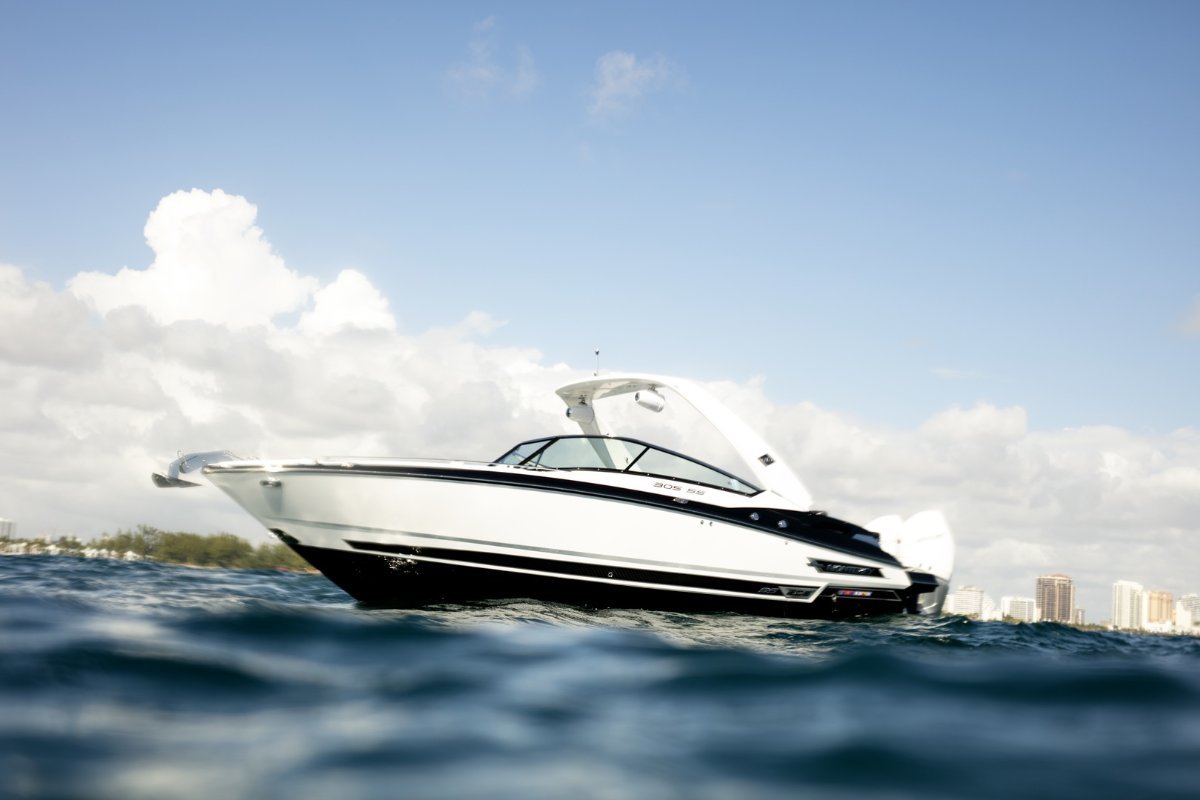 Monterey 305 SS