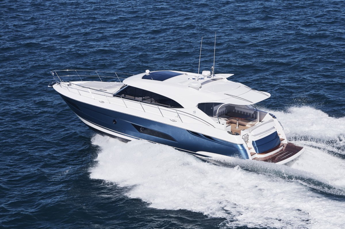 Riviera 5400 Sport Yacht
