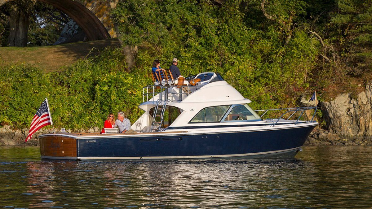 Bertram 35 Flybridge