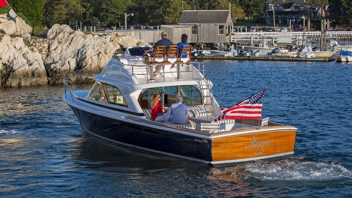 Bertram 35 Flybridge