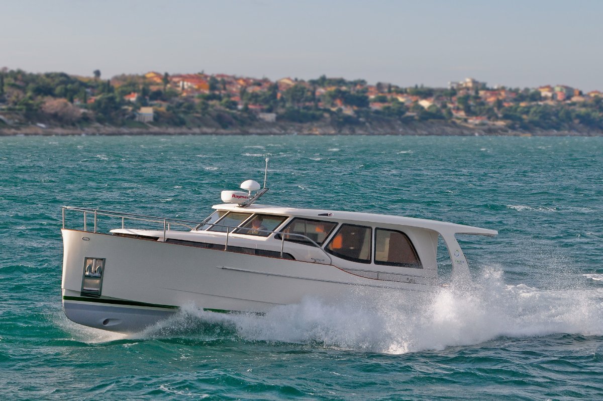 Greenline 33