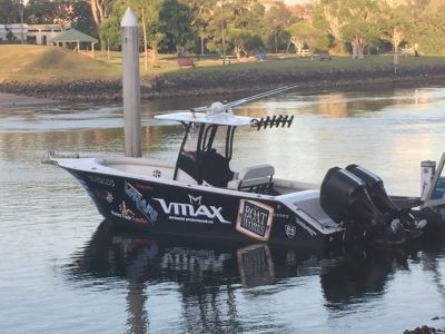 VMax 24 Offshore Sportfisher