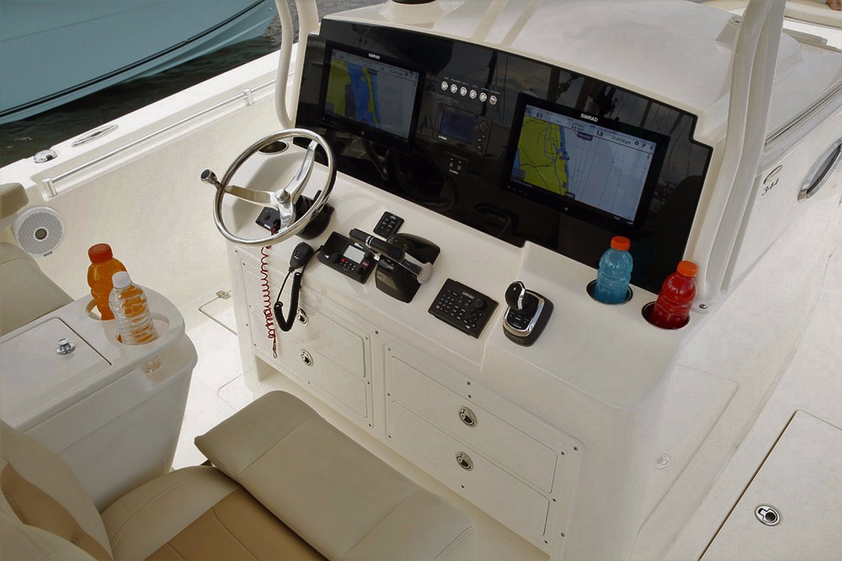 Cobia 344 Centre Console