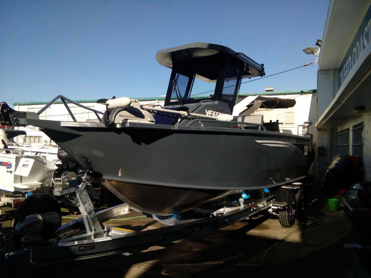 Yellowfin Plate 6500 Centre Cabin Hard Top