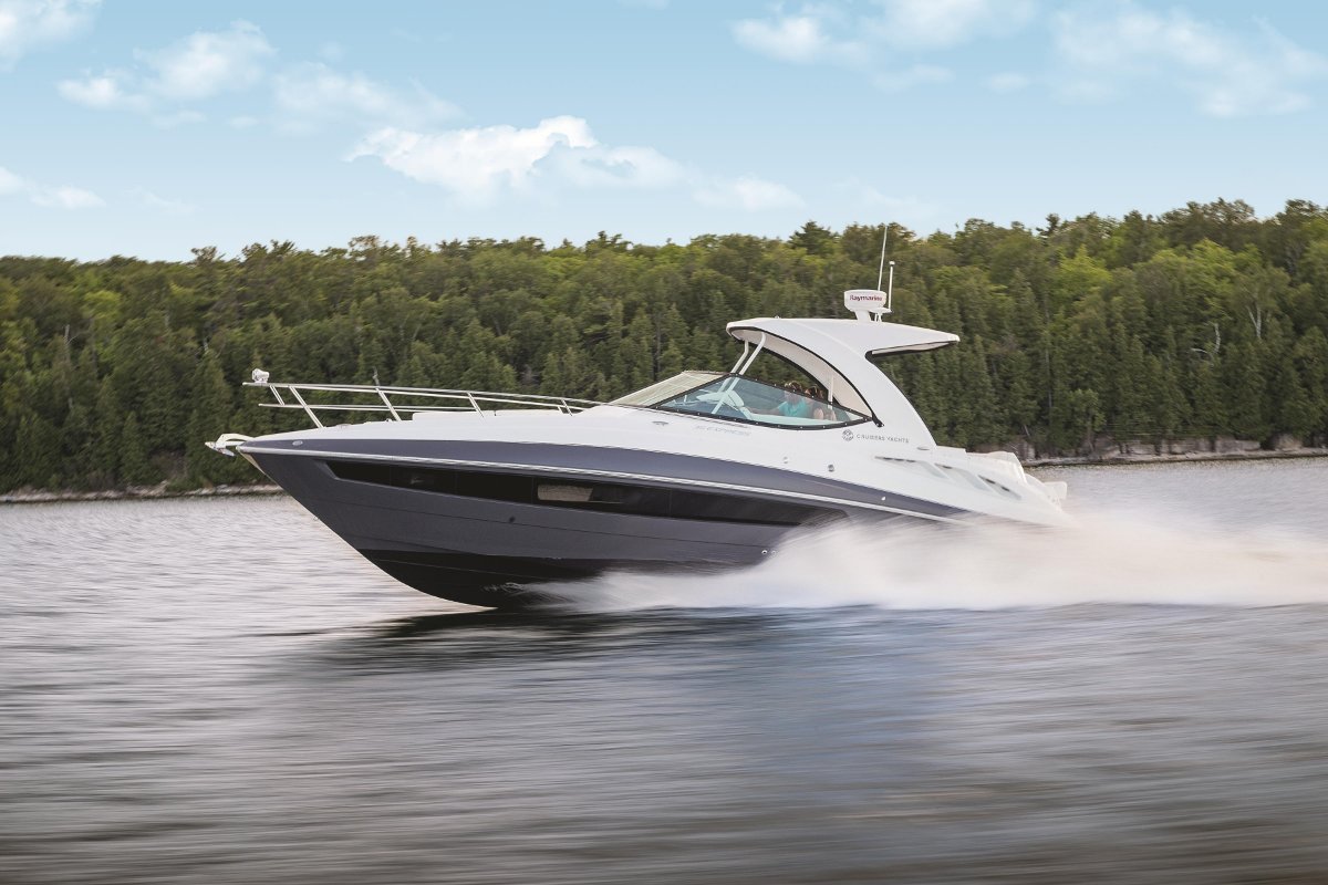 Cruisers Yachts 350 Express