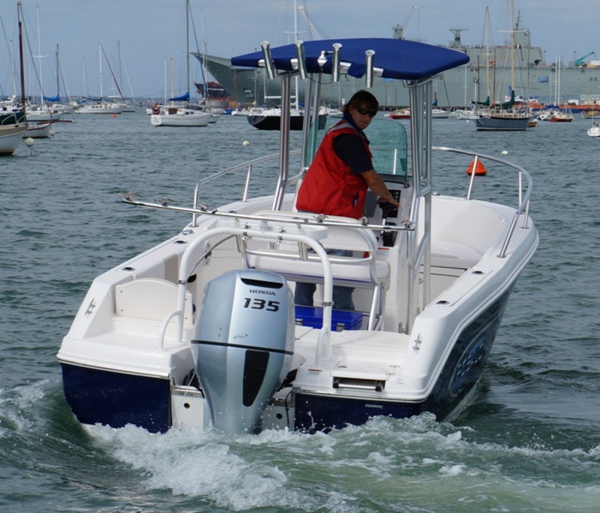 Robalo R180