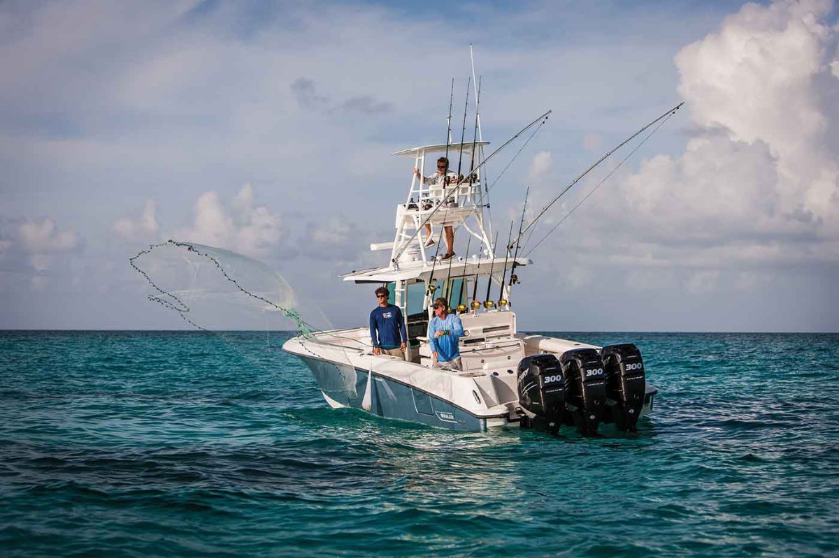 Boston Whaler 350 Outrage