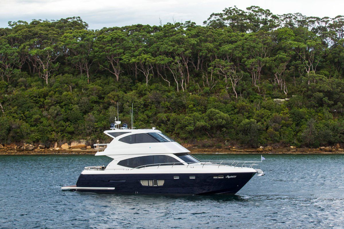 Whitehaven Flybridge 6000
