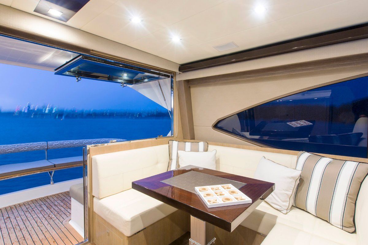 Whitehaven Flybridge 6000