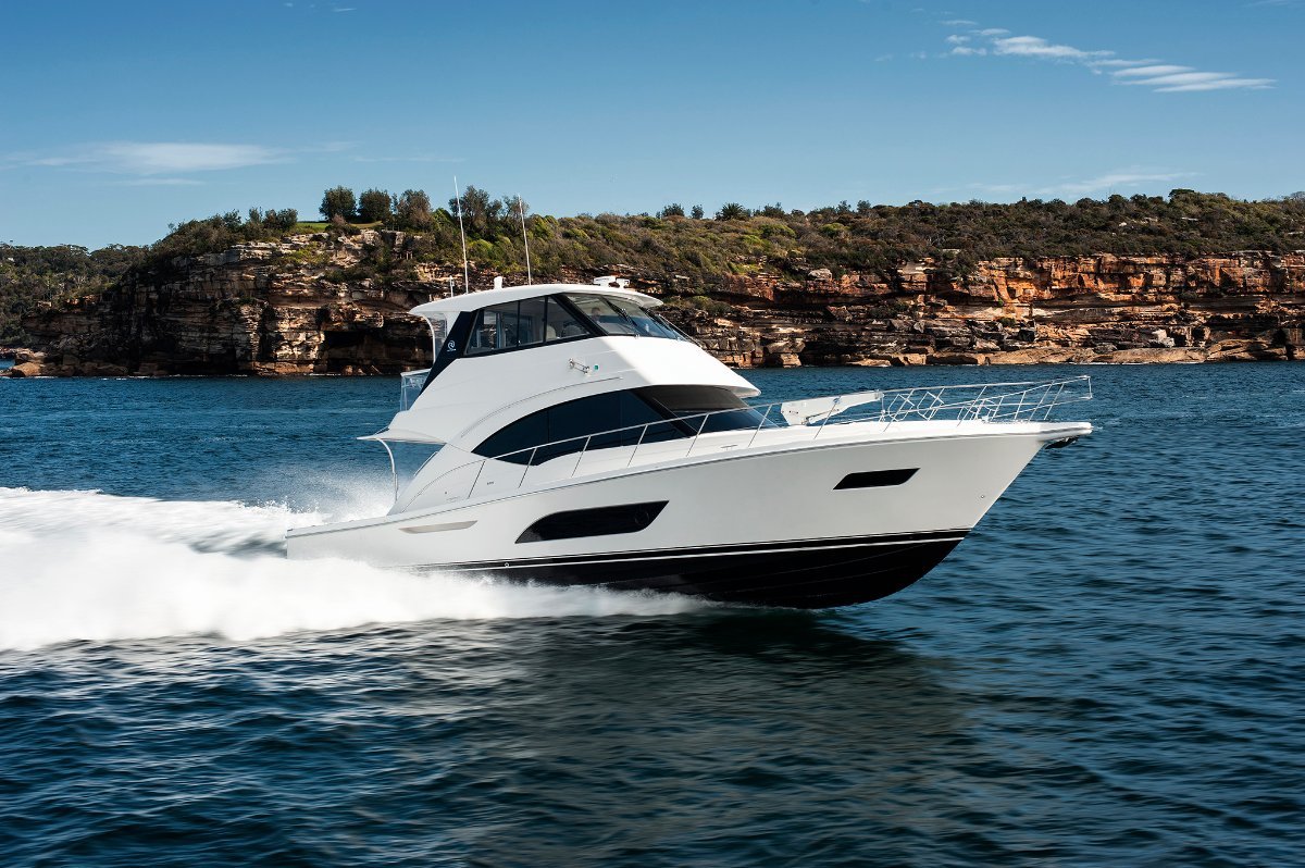 Riviera 57 Enclosed Flybridge