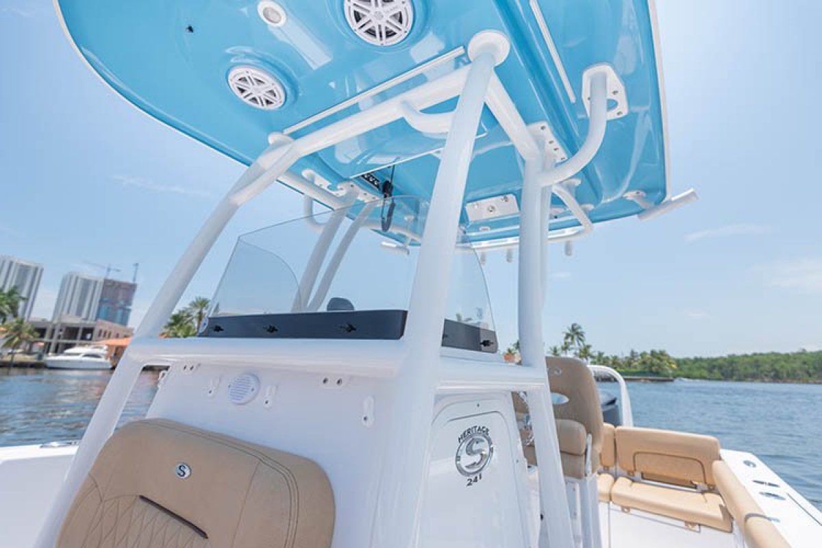 Sportsman Heritage 241 Centre Console