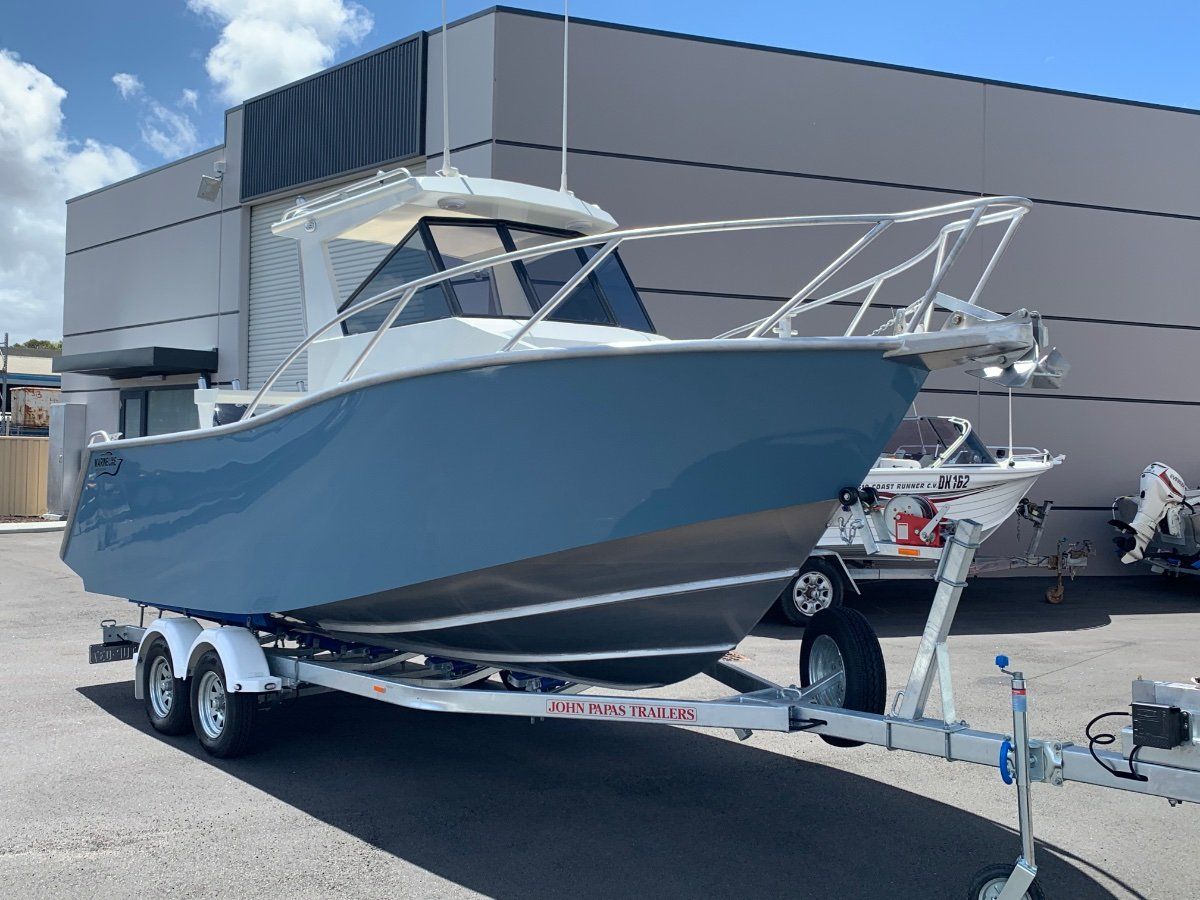 Marineline 650 Centre Cab