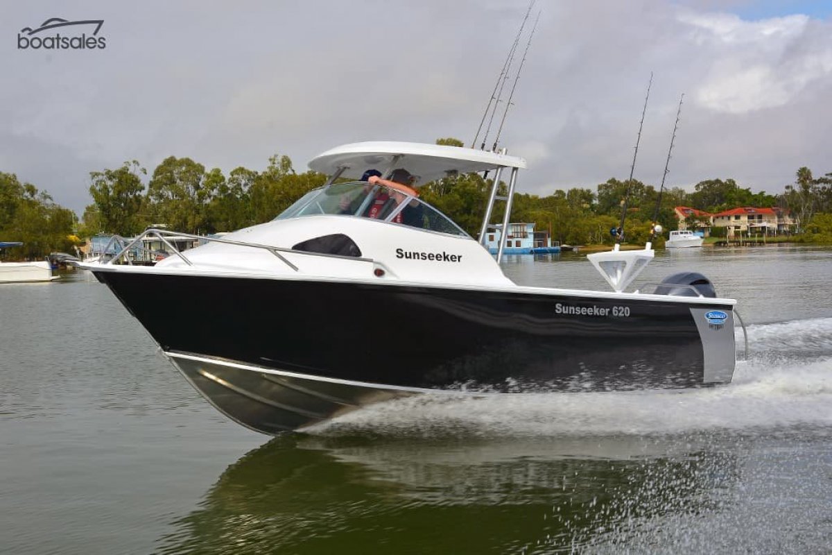 Stessco Sunseeker 620 Cuddy Cabin