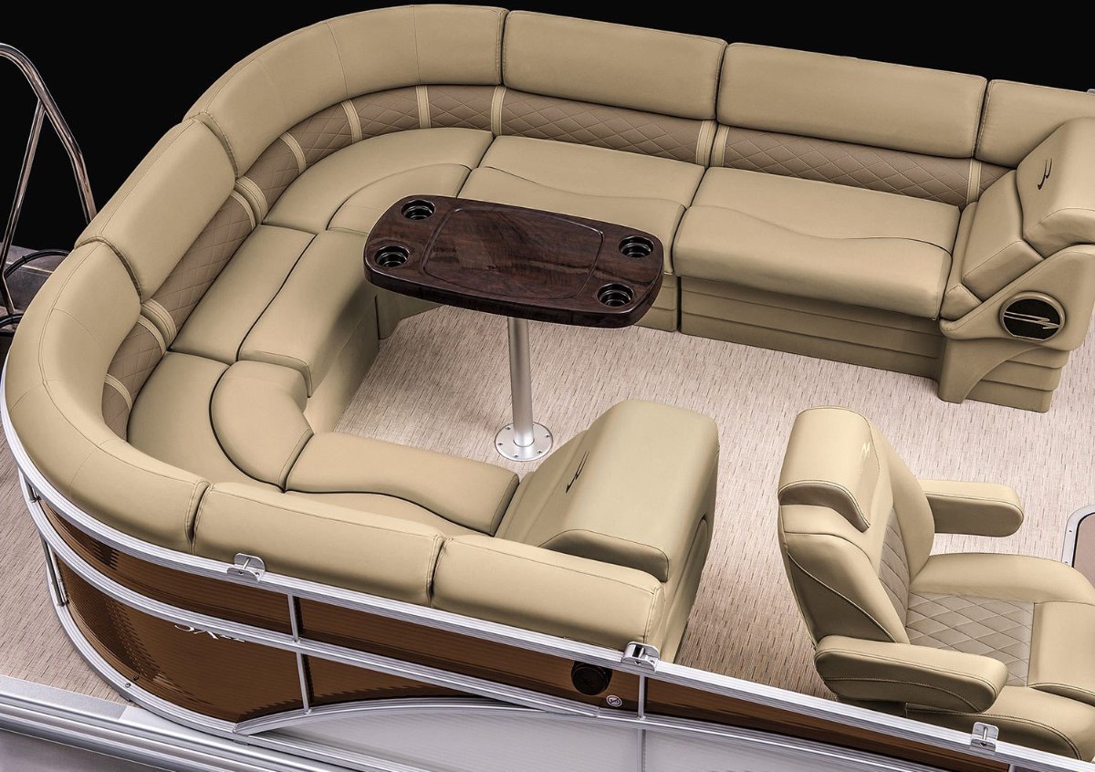 Bennington Pontoon Boat 22SSRX Stern Radius