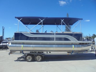 Runaway Bay Pontoon Boats 22 Tri Hull