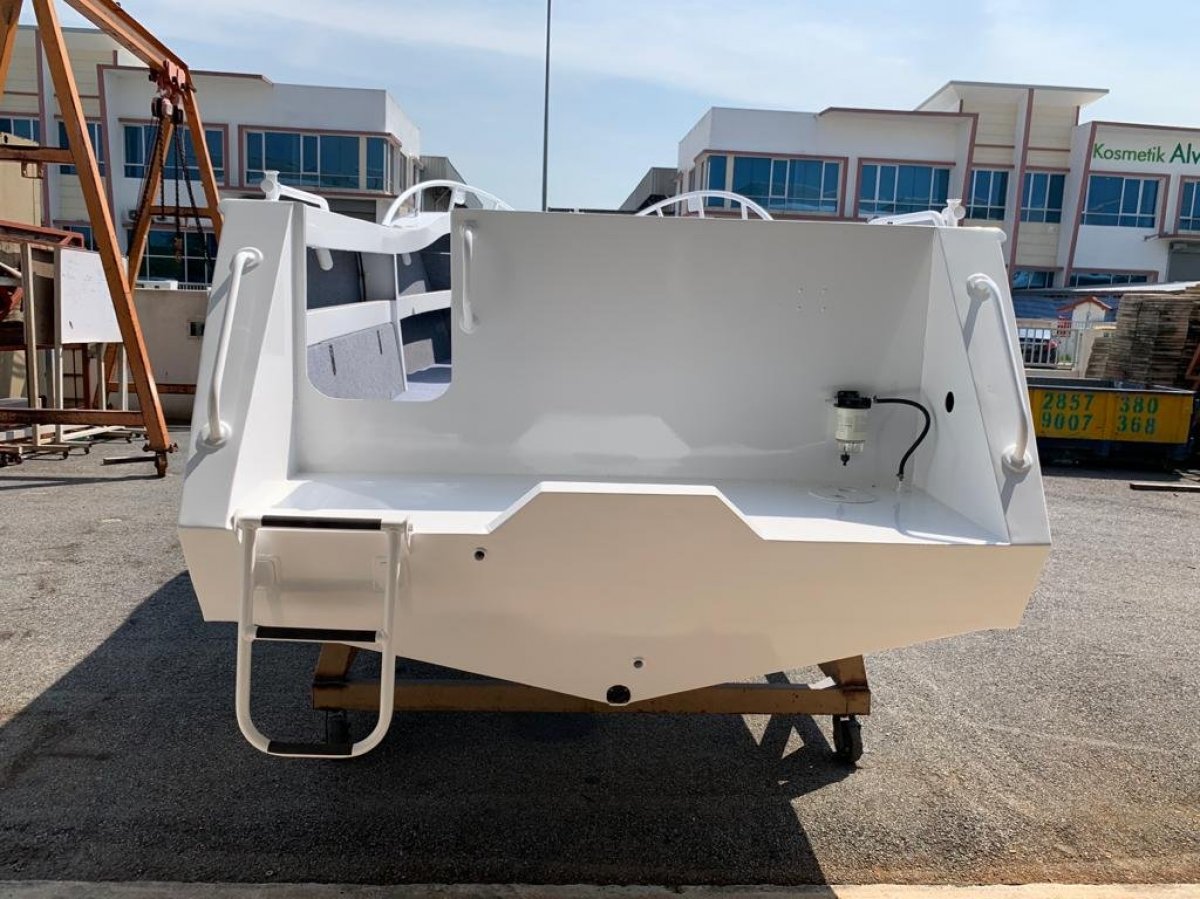 Sabrecraft Marine CC6400