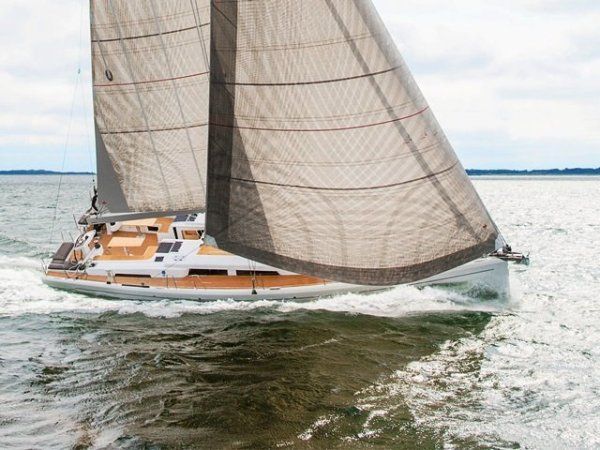 Hanse 548