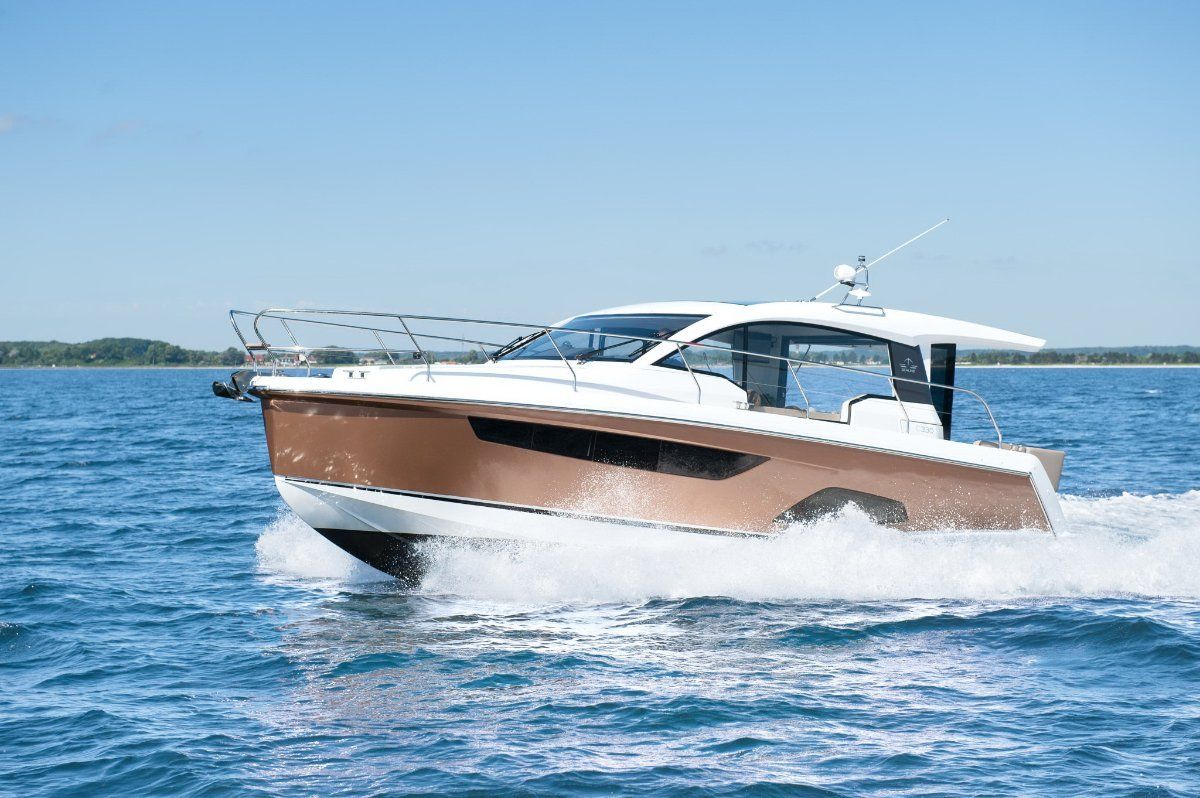 Sealine C330