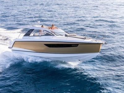 Sealine S330V