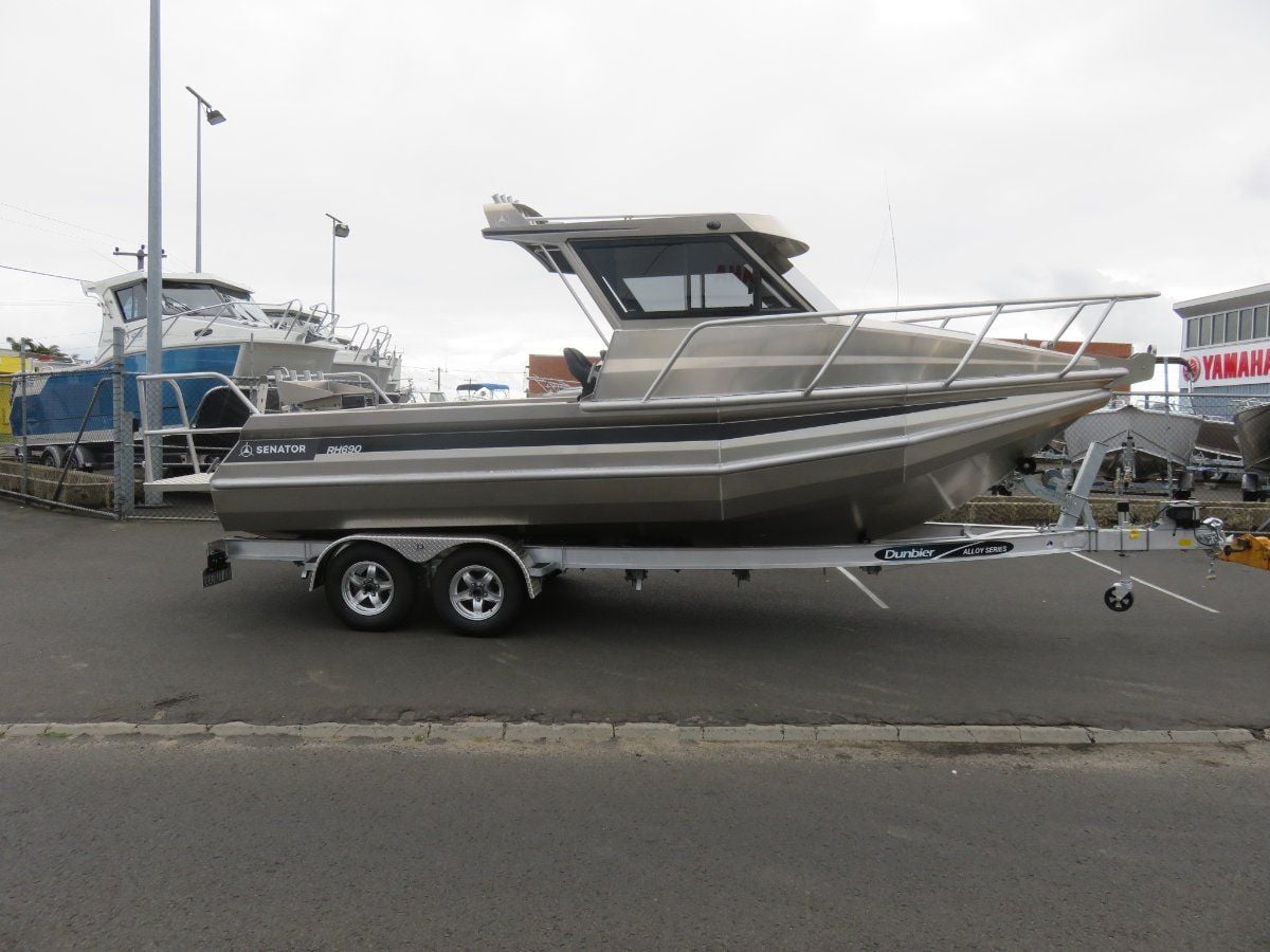 Senator Hardtop RH690