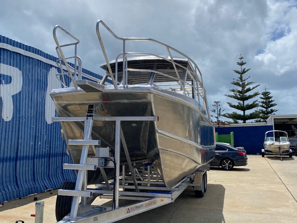 Saltwater Commercial Boats 8.0 Catamaran