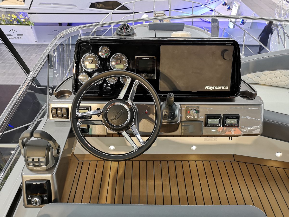 Galeon 400 Fly