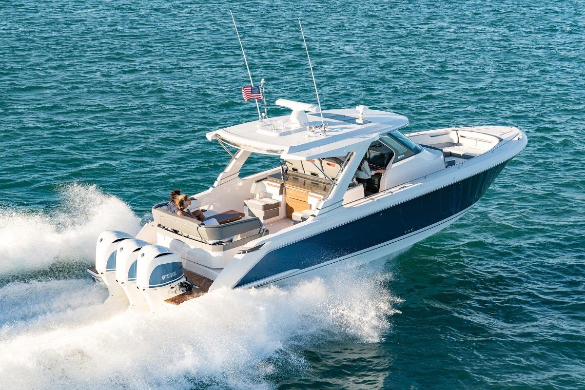 Tiara 3800 LS